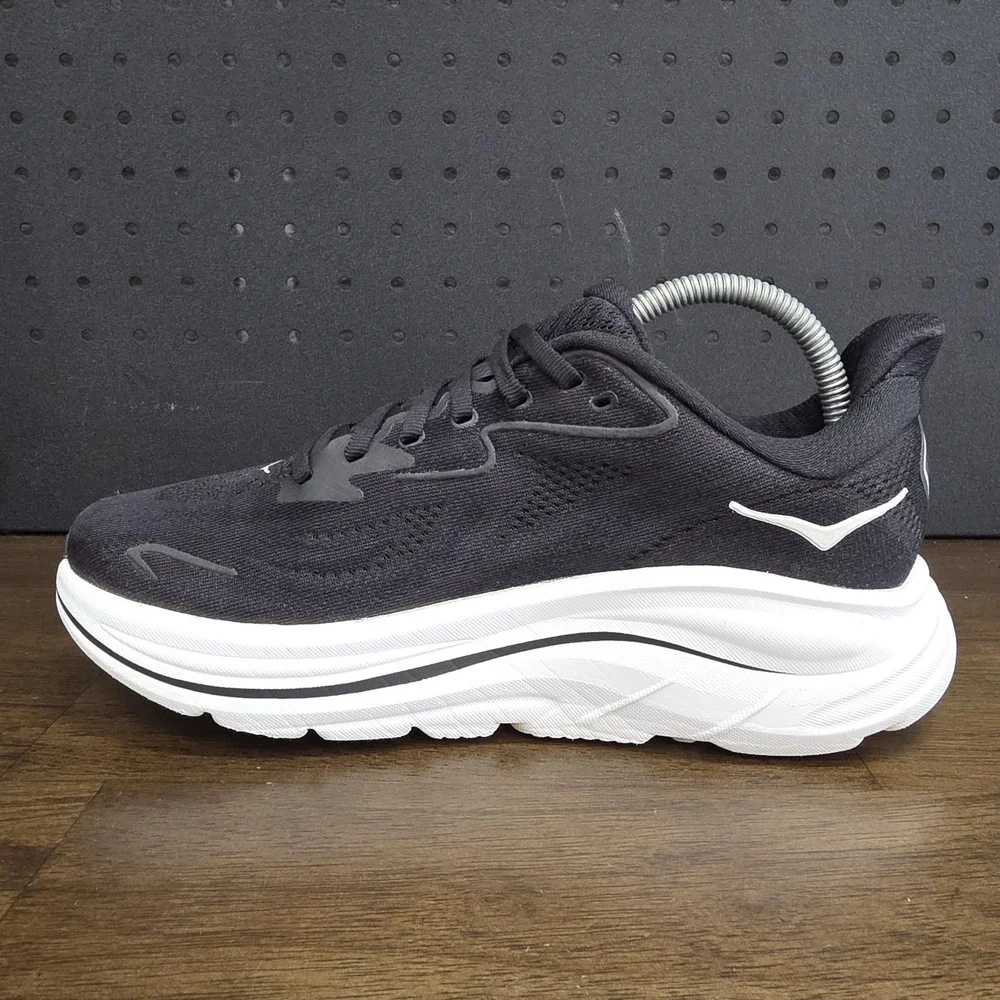 Hoka One One Clifton 10 Womens Size 8.5B Black Athletic Running Shoes Sneakers